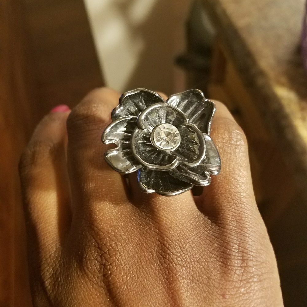 Flower ring - Picture 3 of 3